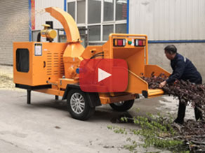 Mobile diesel wood drum chipper TWC570 in action