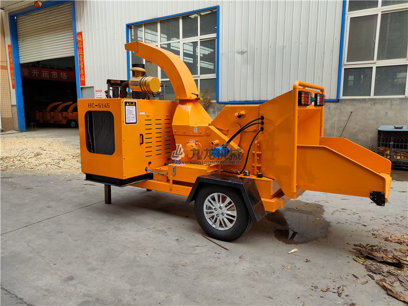 Tree branch organic fertilizer mobile diesel wood chipper